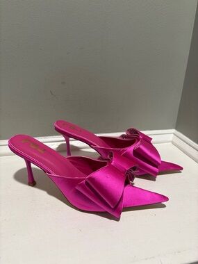 NWT FSJ Fuchsia Satin Pointed-Toe Bow Mule Heels-size 13.5